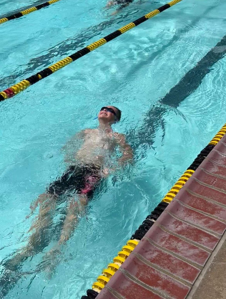 Backstroke may not be his favorite, but hearing the crowd cheer is 😂❤️