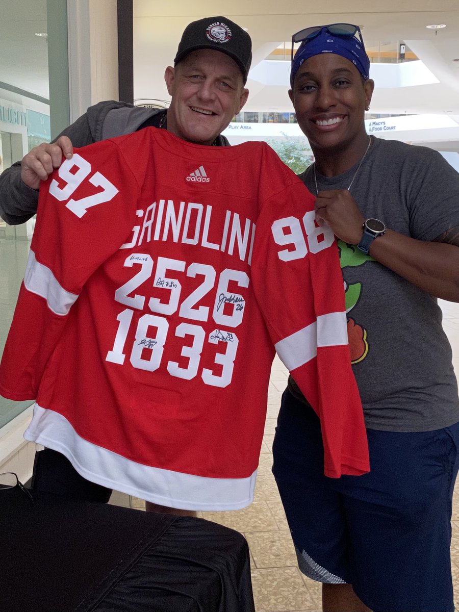 ashwo24's tweet photo. Awesome signing today feat the Grind Line out at DC Sports! #GrindLine #LGRW
Jersey cou John from ProSports Zone https://t.co/eXVWGxVedQ