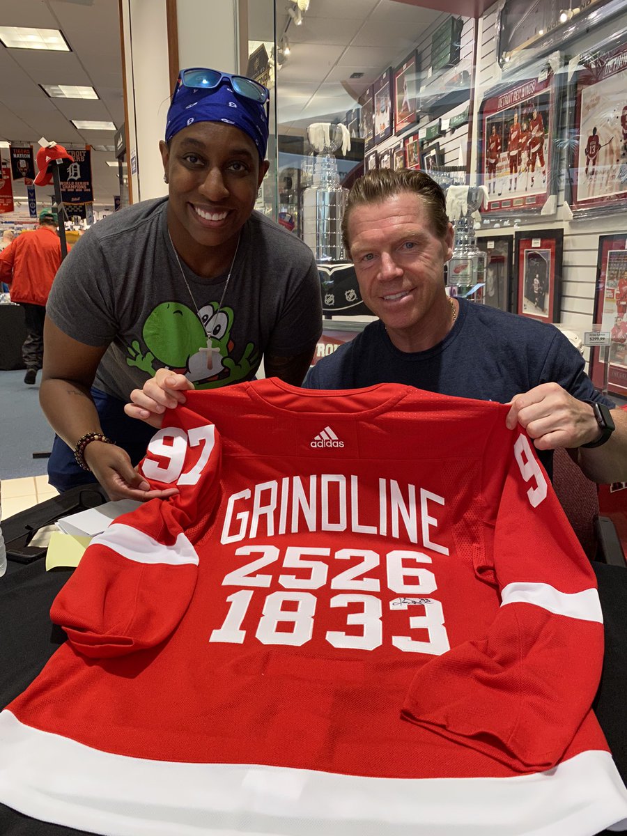 ashwo24's tweet photo. Awesome signing today feat the Grind Line out at DC Sports! #GrindLine #LGRW
Jersey cou John from ProSports Zone https://t.co/eXVWGxVedQ