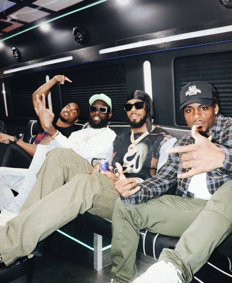 HoodieRamey's tweet image. I’m rooting for this receiver room so heavy 👀