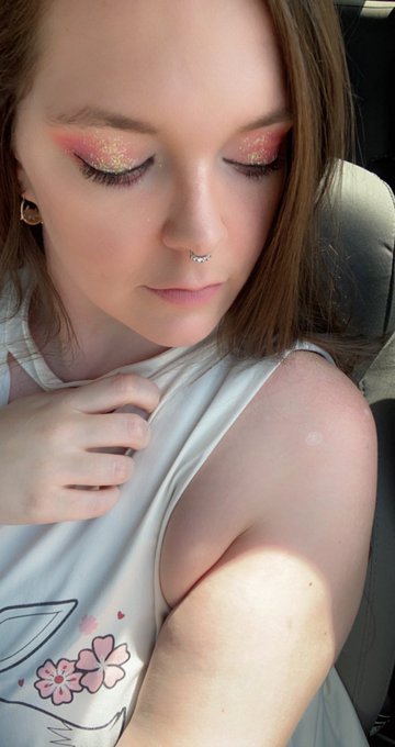 Selfies with my JJK makeup. Anyone want to take guesses of the names of the colors? There are 4 in total<a href="/tag/lactation"class="tags"><span>#lactation</span></a><a href="/tag/hugetits"class="tags"><span>#hugetits</span></a><a href="/tag/milkytits"class="tags"><span>#milkytits</span></a><a href="/tag/hucow"class="tags"><span>#hucow</span></a><a href="/tag/lactationfetish"class="tags"><span>#lactationfetish</span></a>