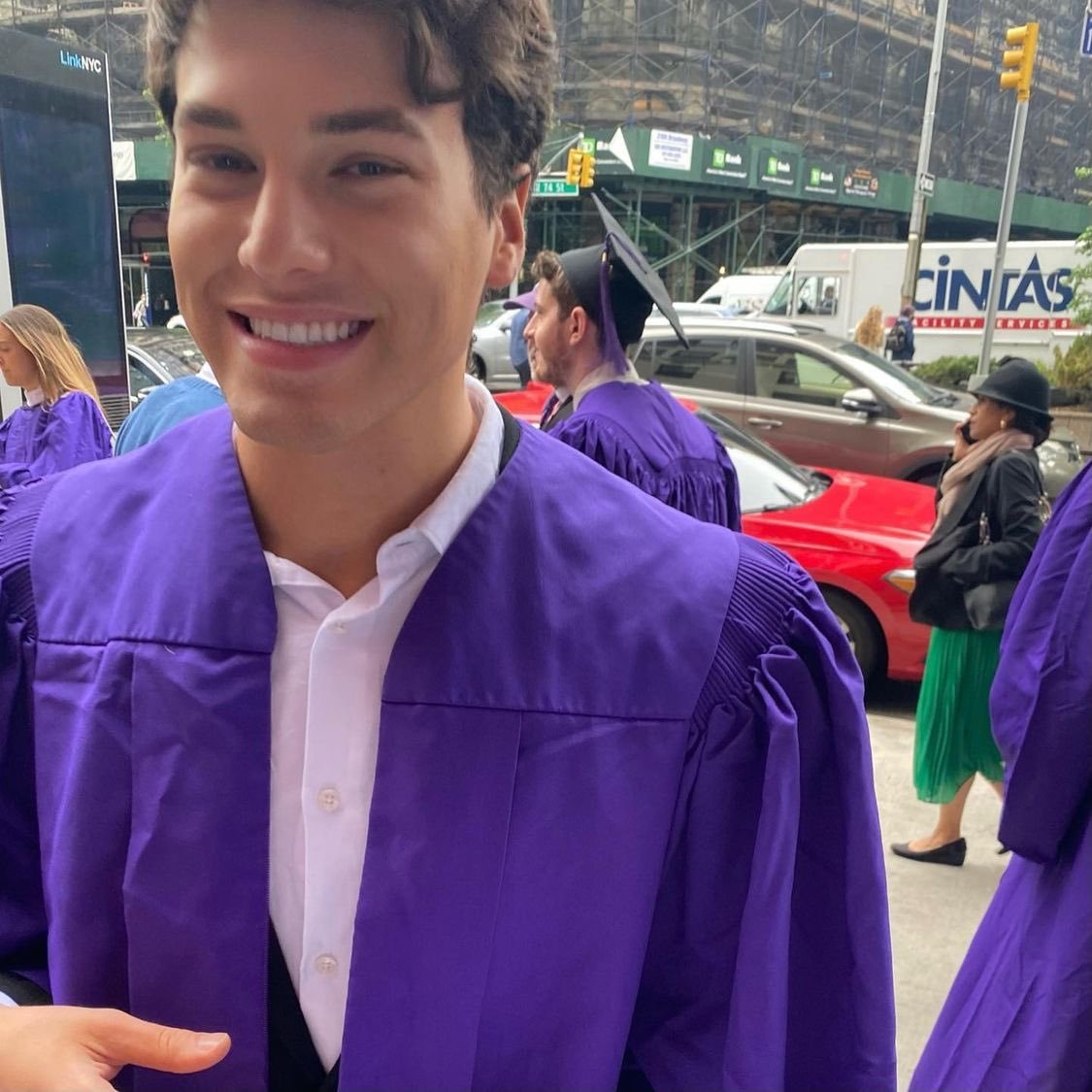 M1ChA3L___'s tweet photo. Hey @MeredithMarks0 Big congrats to #BrooksMarks on graduating from #NYU! 🎓🙌🏽 #RHOSLC https://t.co/ChyoHfYhkV