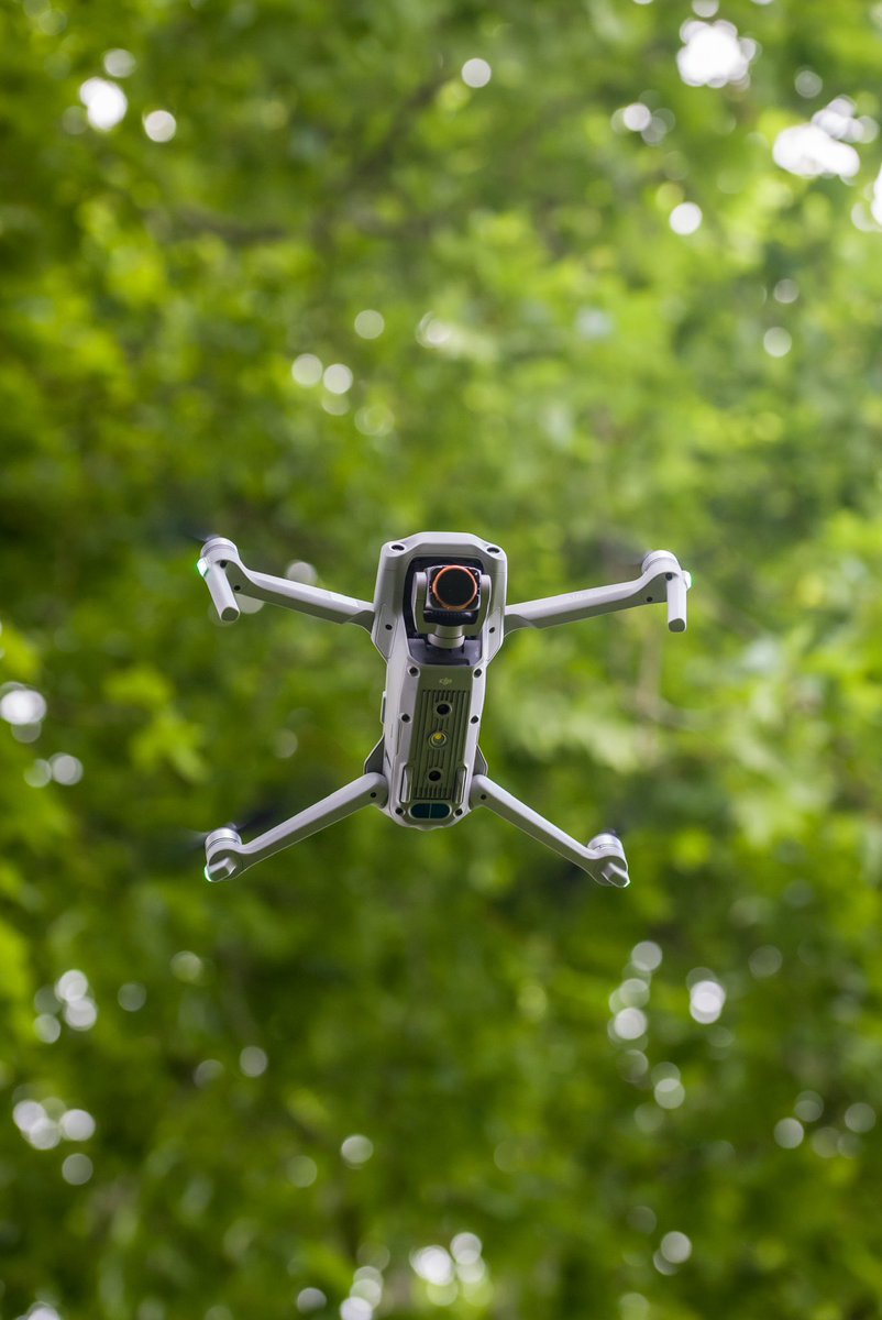 ItsOfficialNA's tweet photo. Shot on a #Sony #A7Sii #Camera with an #Metabones SonyE-NikonG adapter using a #Sigma 105mm 2.8F #Nikon lens for lovely Depth of Field Bokeh background while the subject #DJI #Air2S #Drone with #PolarPro ND Variable Filter stays tack sharp! https://t.co/ng1l9mPrTY