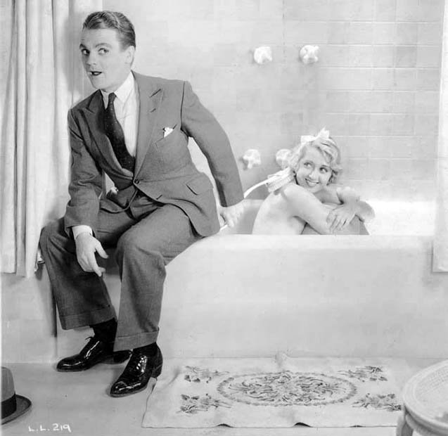Saturday night bath time!   With Cagney and Blondell in 1931's 'Blonde Crazy' 
#PreCode #filmtwitter #joanblondell #jamescagney #oldhollywood