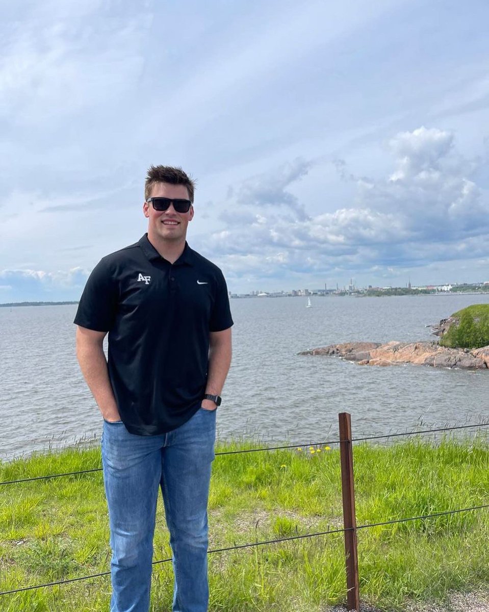𝐅𝐚𝐥𝐜𝐨𝐧 𝐒𝐮𝐦𝐦𝐞𝐫 𝐀𝐝𝐯𝐞𝐧𝐭𝐮𝐫𝐞𝐬

Caden Blum had the opportunity to go to Finland for a Foreign Area Visit and learn more about their government and military!