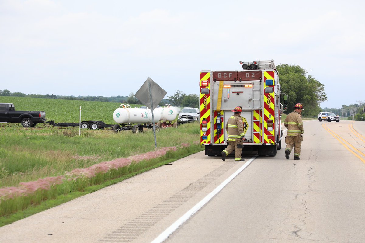 FireDeptPhoto's tweet photo. Boone County Fire District 2 anhydrous ammonia leak https://t.co/4l3LMgrS71