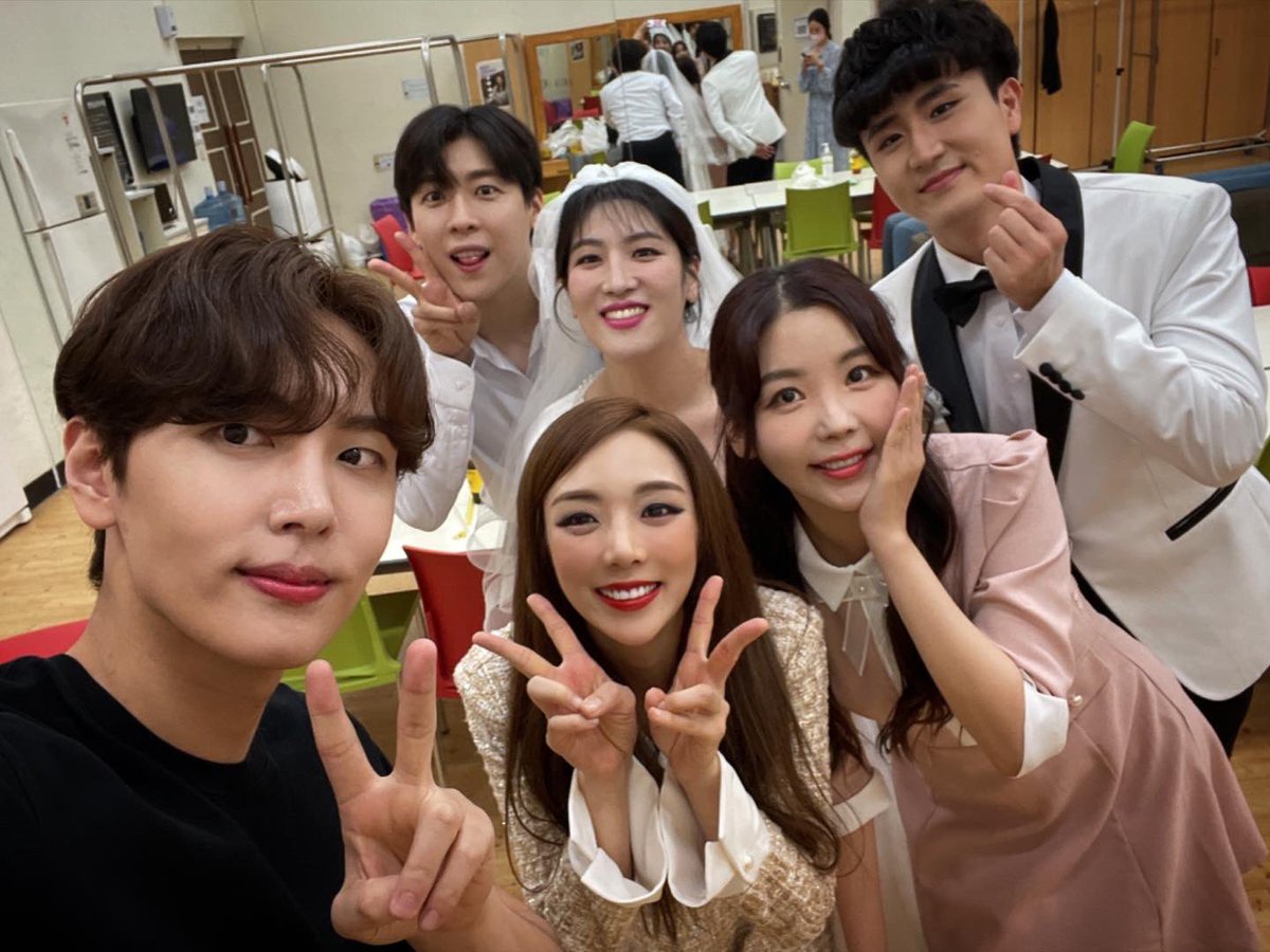 watermooon's tweet photo. 순둥순둥 귀욤뽀짝한 109쟁도경과의 진짜 진짜 마지막 공연

흐아아아아아앙😭😭😭😭😭

#한은결연출님 #이정화조연출님
#한서윤 #조현우 #김연진 #레이나
#재윤 #신중우
#함안문화예술회관
#뮤지컬또오해영 #또오해영 
#쟁도경안녕😭 https://t.co/ZN6k9gUS9Q