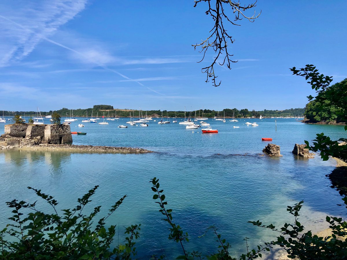 #pleurtuit #illeetvilaine #explorebretagne #bretagne_focus_on
#bretagne #breizh #hautebretagne
#bretagnetourisme #brittany #landscape
#bzh #destinationbretagne #randonnee #jaimelabretagne #beautifulplaces #igersbretagne #igersfrance #bestofbretagne
#love_reflections #hello_france