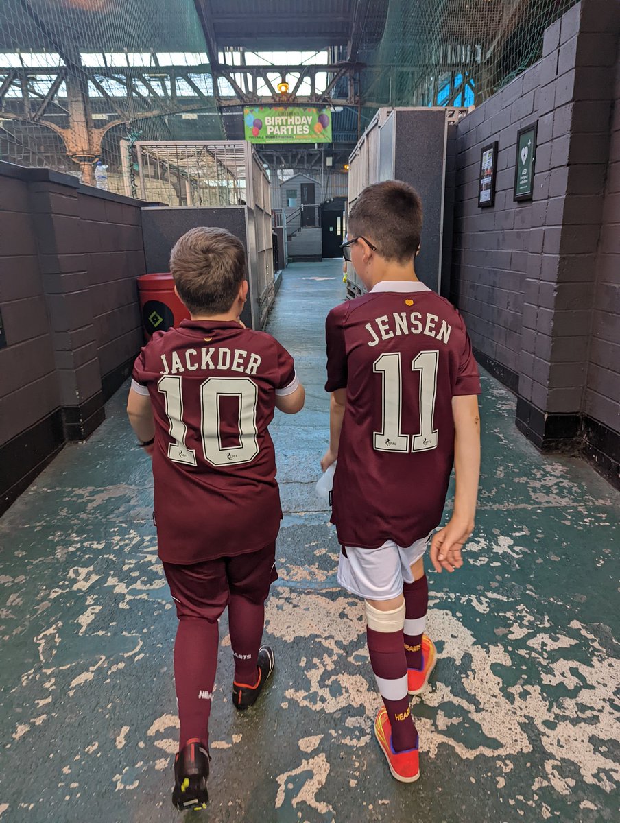 Seander12's tweet photo. @JamTarts this sums up all the parents that sacrifice their weekends. 

#hearts #hmfc https://t.co/WA8XQkslE7