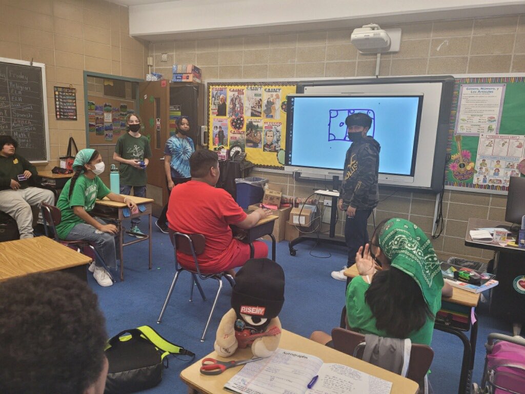 SHGSYonkers's tweet photo. 8th grade day was a huge success!! 💚💛 Awesome activities throughout the day- Anything but a backpack, Pictionary, Savenger Hunt, Balloon Toss #8thGradeDay
#SHGSPride @CWCatholicSchls @DrNoelleBeale @ArchNY_Schools @Escuelas_ArchNY https://t.co/ciigYbcBDo