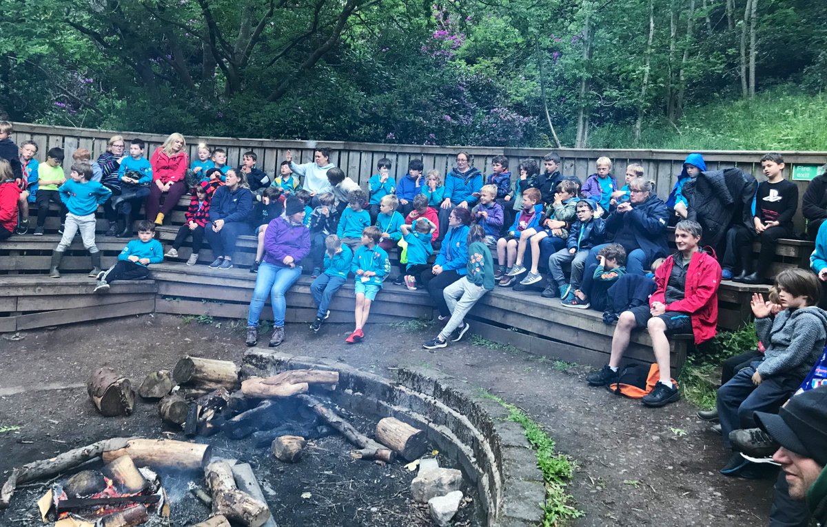 Sharkey_Scout's tweet photo. Finished tonight off by visiting the @scoutsEL #Damboree at the amazing @BonalyOutdoorC in Edinburgh

Over 100 Beavers taking part in activities, a brilliant campfire &amp; now settling down to sleep in their tents 

Thank you to the wonderful leaders running this awesome experience https://t.co/KyjnZzbcul