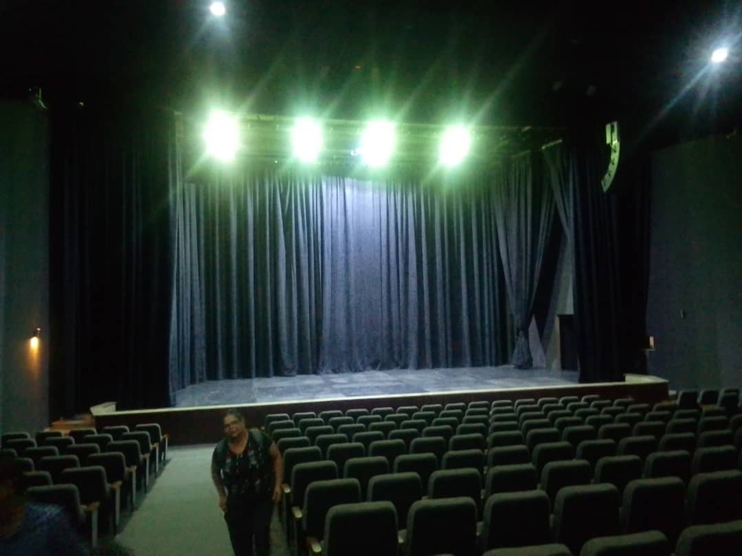 Hoy 11 de Junio gracias al apoyo conjunto del presidente <a href="/NicolasMaduro/">Nicolás Maduro</a>, el gobernador <a href="/amarcanopsuv/">Ángel Marcano</a> y el Alcalde de Angostura del Orinoco <a href="/comandosergioh/">Sergio Hernandez</a> se instaló el nuevo sistema de iluminación del Teatro Angostura de Ciudad Bolívar. La Cultura Renace en el estado Bolívar!