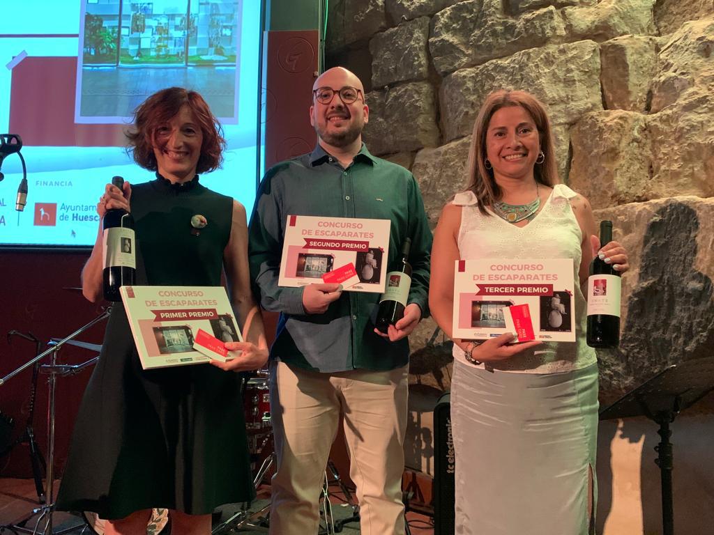 ¡Enhorabuena a todos los ganadores! Este Concurso de Escaparates se ha celebrado en conmemoración del 50 aniversario del Festival de Cine de Huesca.

📸Foto de los 3 establecimientos ganadores: NAF NAF, Zarandajas y La Casa del Pintor

#ComercioHuesca #ComercioLocal #HuescadeCine