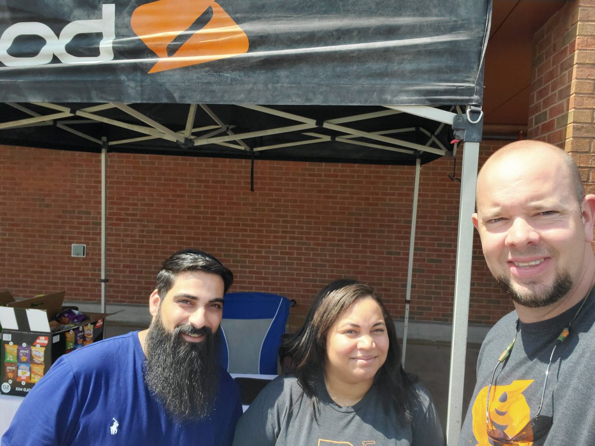 DannyD_VIP's tweet image. Fun day with A&amp;amp;M Wireless at the Goodwill in Marietta, Ga sharing Free Internet with the community!!! #theVIPboost #BoostMobile #ACP