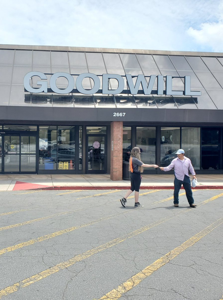 DannyD_VIP's tweet image. Fun day with A&amp;amp;M Wireless at the Goodwill in Marietta, Ga sharing Free Internet with the community!!! #theVIPboost #BoostMobile #ACP
