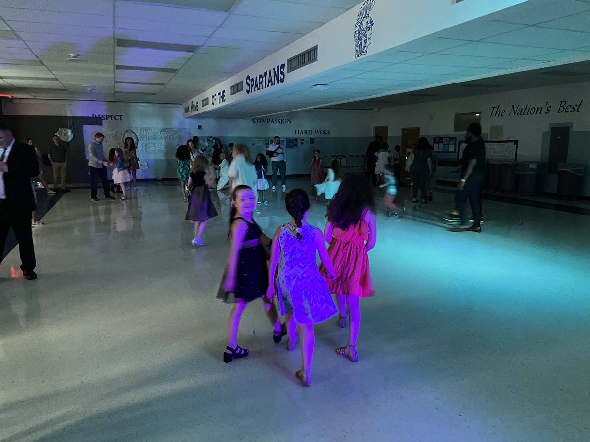 GatesChiliInfo's tweet photo. A wonderful crowd and the dance floor is already going wild at the Sweethearts Dance @GatesChiliHS @GatesChiliPAC! #GCPride 💃🕺 https://t.co/D5amzTFtVn