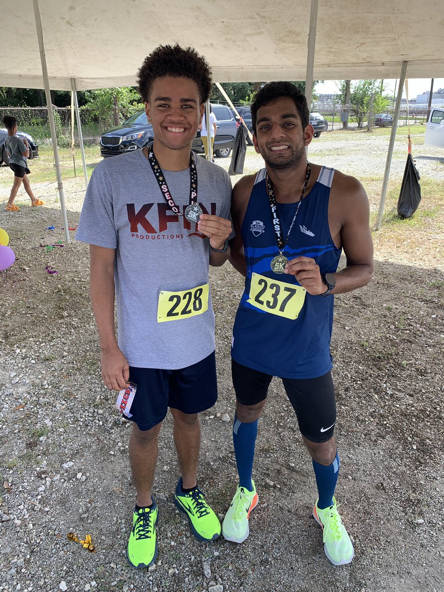 #5KAfricaTownBridgeChallenge Congrats to our favorite XC runner/ <a href="/KFinProductions/">Kelly FINLEY</a> brand ambassador, <a href="/StevoSkillz2/">Stephen Jones</a>!
2nd place in his age group and 7th overall but more importantly challenging himself, meeting new (<a href="/UMFalcons/">Montevallo Falcons</a> alum)friends and appreciating the meaning of this race.