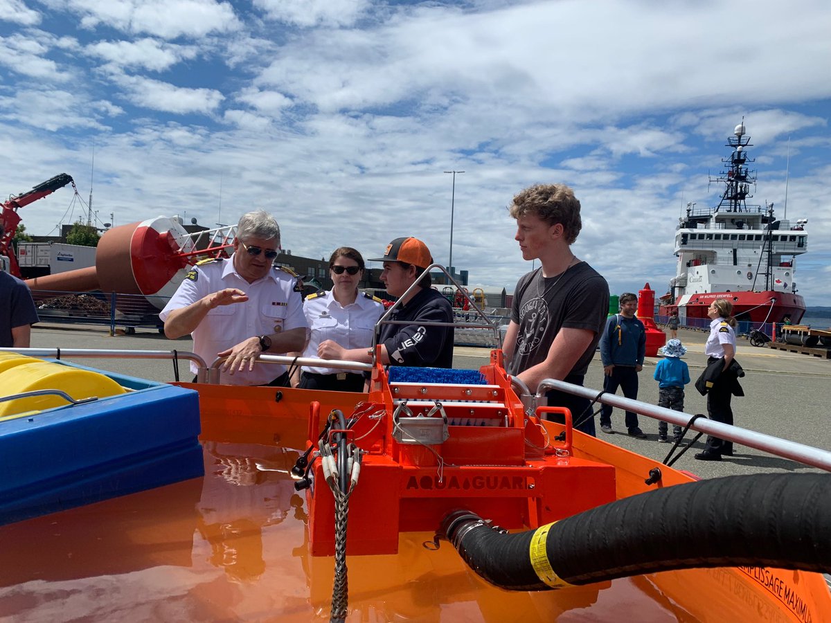 CoastGuardCAN's tweet photo. News from #BritishColumbia: Thanks to everyone who came out today to celebrate our 60th anniversary, the CCGS Sir Wilfred Grenfell, and #CoastGuardDay at our Victoria Base! We hope that some of you will consider joining us in one of the many exciting careers we offer. #CCGat60 https://t.co/TlxPFEJvK2