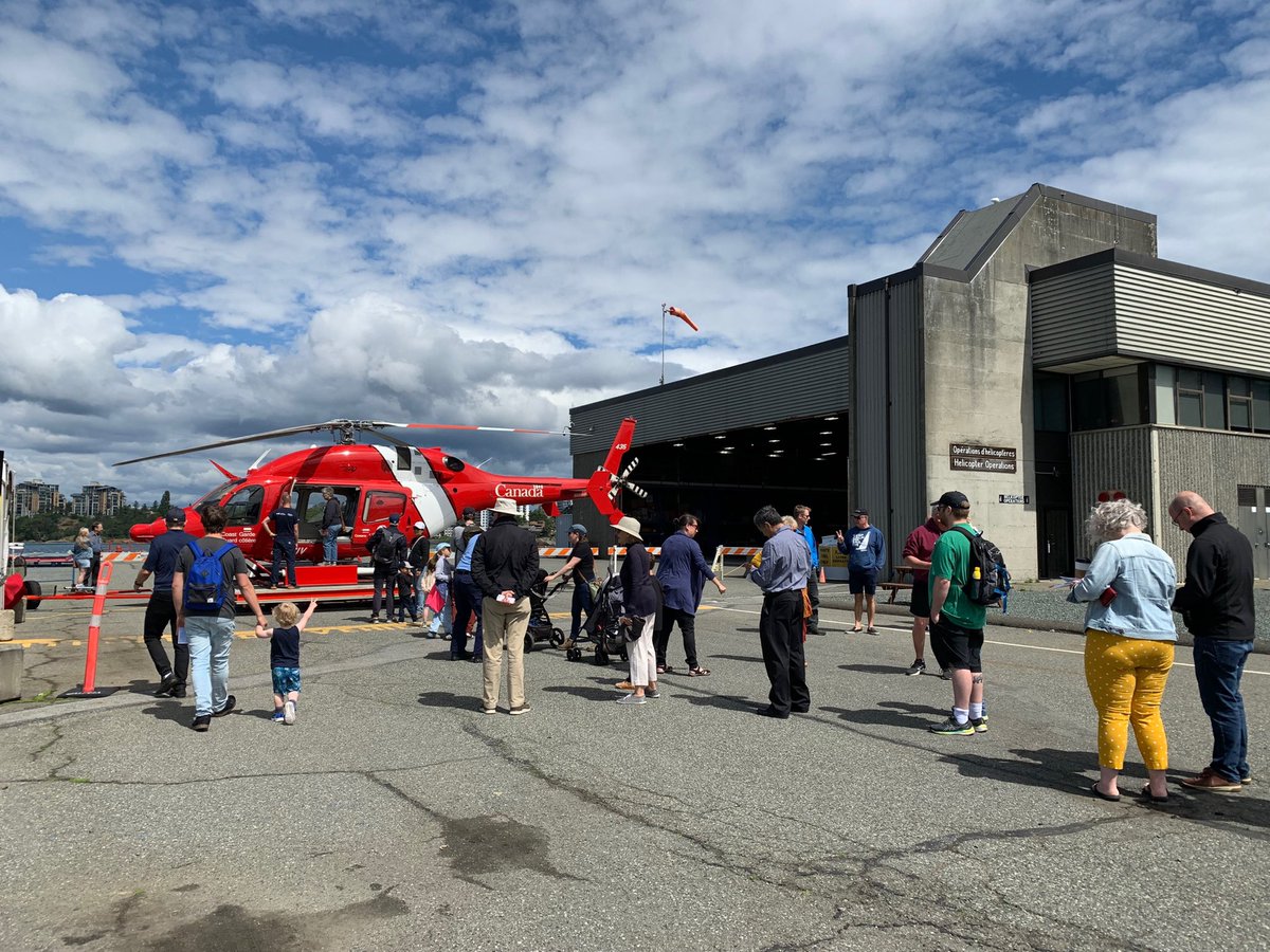 CoastGuardCAN's tweet photo. News from #BritishColumbia: Thanks to everyone who came out today to celebrate our 60th anniversary, the CCGS Sir Wilfred Grenfell, and #CoastGuardDay at our Victoria Base! We hope that some of you will consider joining us in one of the many exciting careers we offer. #CCGat60 https://t.co/TlxPFEJvK2