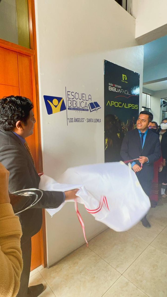 AdventistaMiCOP's tweet photo. Espacio de la Escuela Bíblica NT de la iglesia Los Ángeles #DM Santa Luzmila #MiCOP es inaugurada hoy con el propósito de difundir más la palabra de Dios en la comunidad a través de @NuevoTiempoPeru @radiontperu @rembertosarzuri https://t.co/q1cZQoe2QA