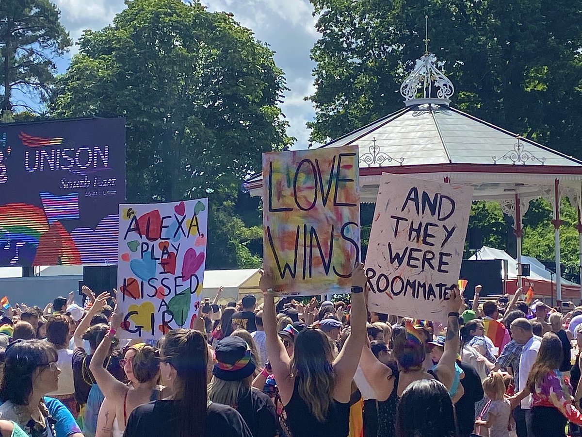 MrSakertweets's tweet photo. Canterbury Pride today in the sunshine 🥰🏳️‍🌈 https://t.co/blUJ2wT3VY