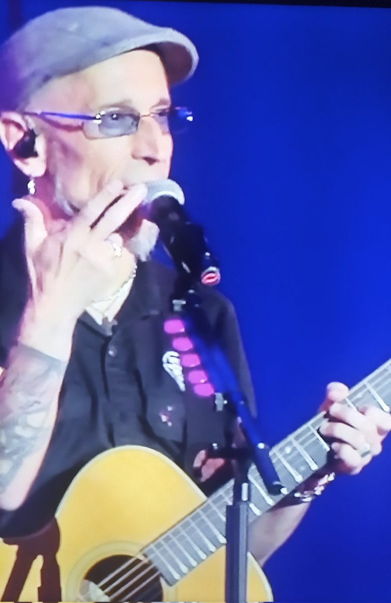 GAU_DEUM's tweet photo. #FitoEnSanMames.

Los primeros 100.000 euros de este concierto lo ha donado al Banco de alimentos de Vizcaya.
@Monika41463408  una gran persona https://t.co/IT9PBKLSPA