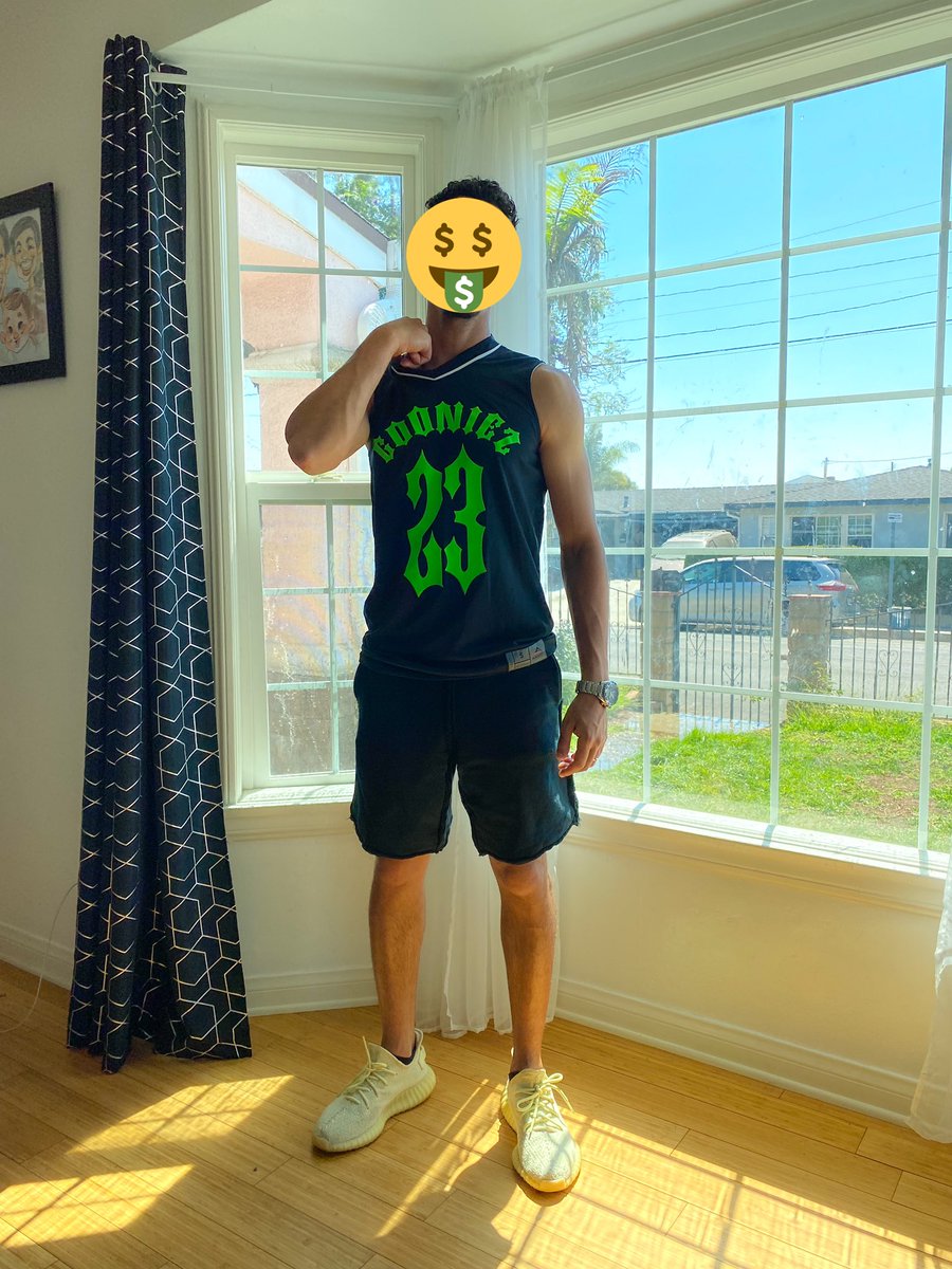 novasburner's tweet photo. Gooniez merch came in 🔥

@GooniezNFT @MoonboyMoe https://t.co/h1MIuVxMpW