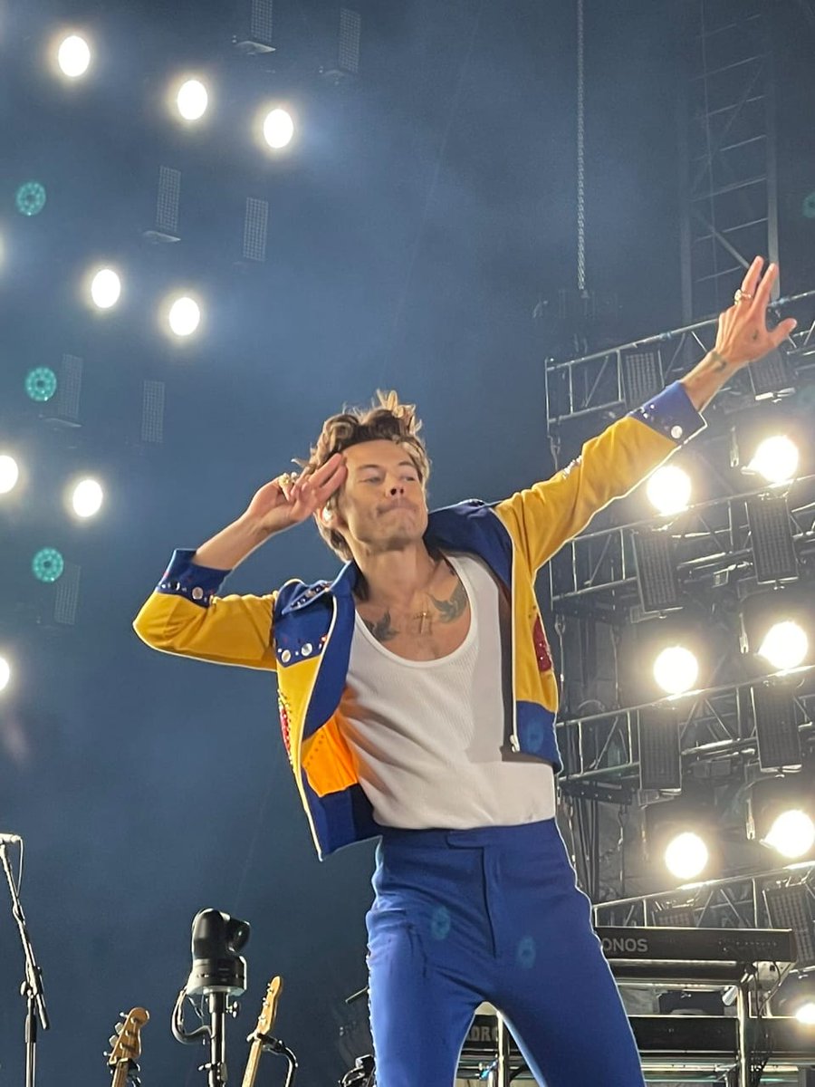 HarryLATAM_'s tweet photo. #LoveOnTourGlasgow #HarryStyles #HSIQ 
© owner https://t.co/IyYhMZWnN6