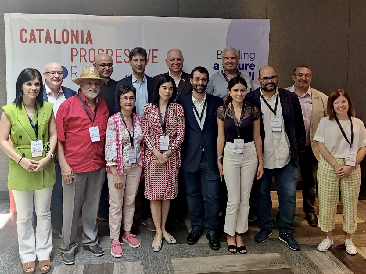 sbergeron's tweet photo. Autre semaine diplomatique des + actives; rencontre virtuelle avec des militantEs de @ONE_in_Canada & @ResultsCda auprès de @GlobalFund & participation au panel de #CatProgressiveForum sur les façons de prémunir la démocratie VS la désinformation. 2/2 🔬🗳 https://t.co/sZaVXiHvtx https://t.co/BA31cvYLDT