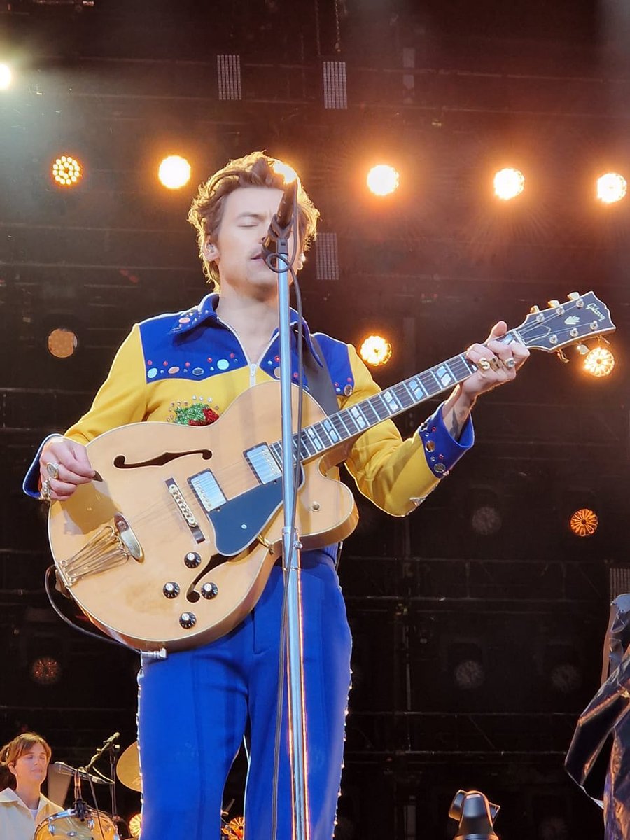 HarryLATAM_'s tweet photo. #LoveOnTourGlasgow #HarryStyles #HSIQ 
© owner https://t.co/7NINHQPHgF