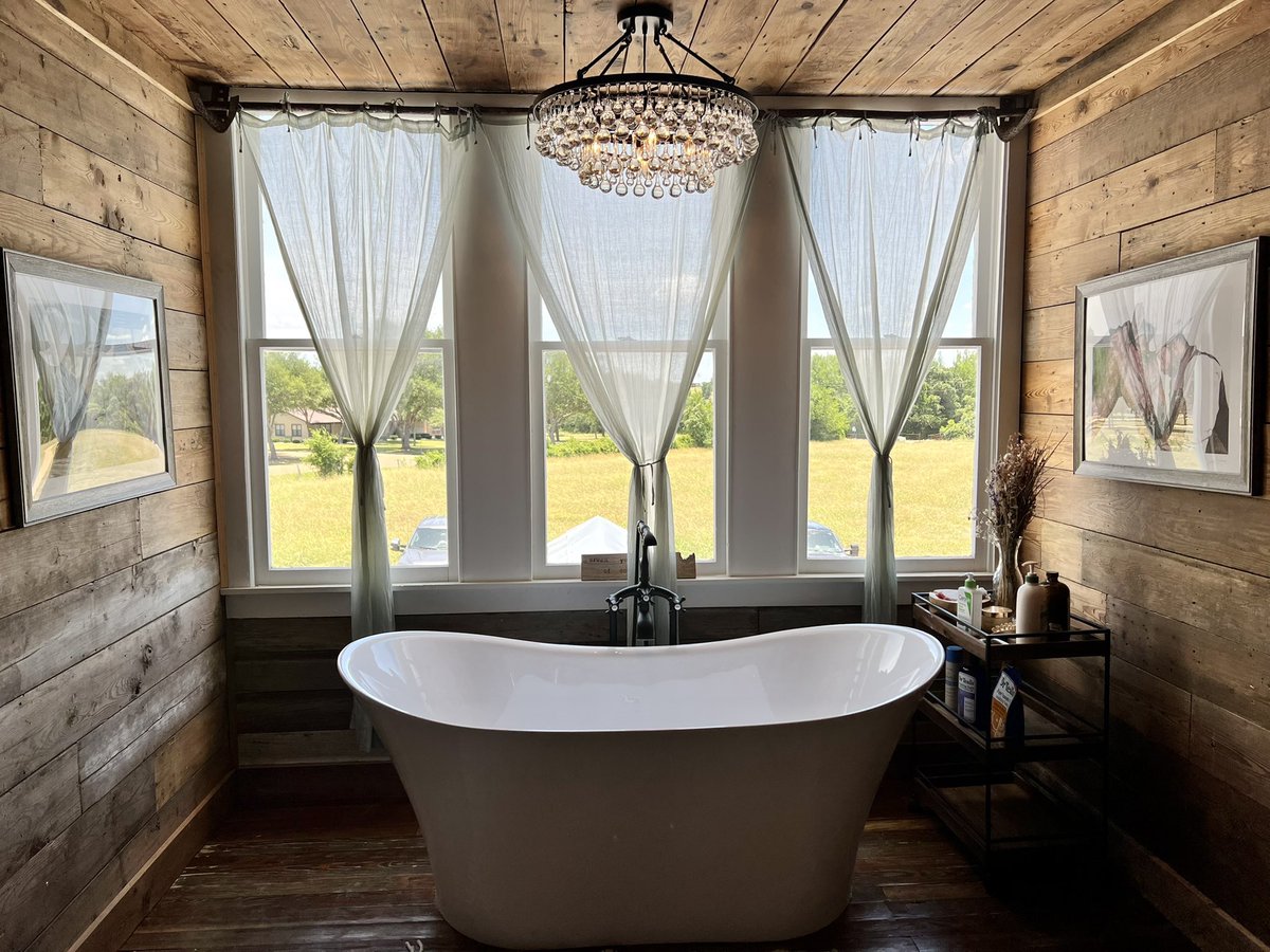 barndominium_us's tweet photo. THIS RANCH HOUSE INTERIOR

@mlaneseaa https://t.co/tKFI2cav85