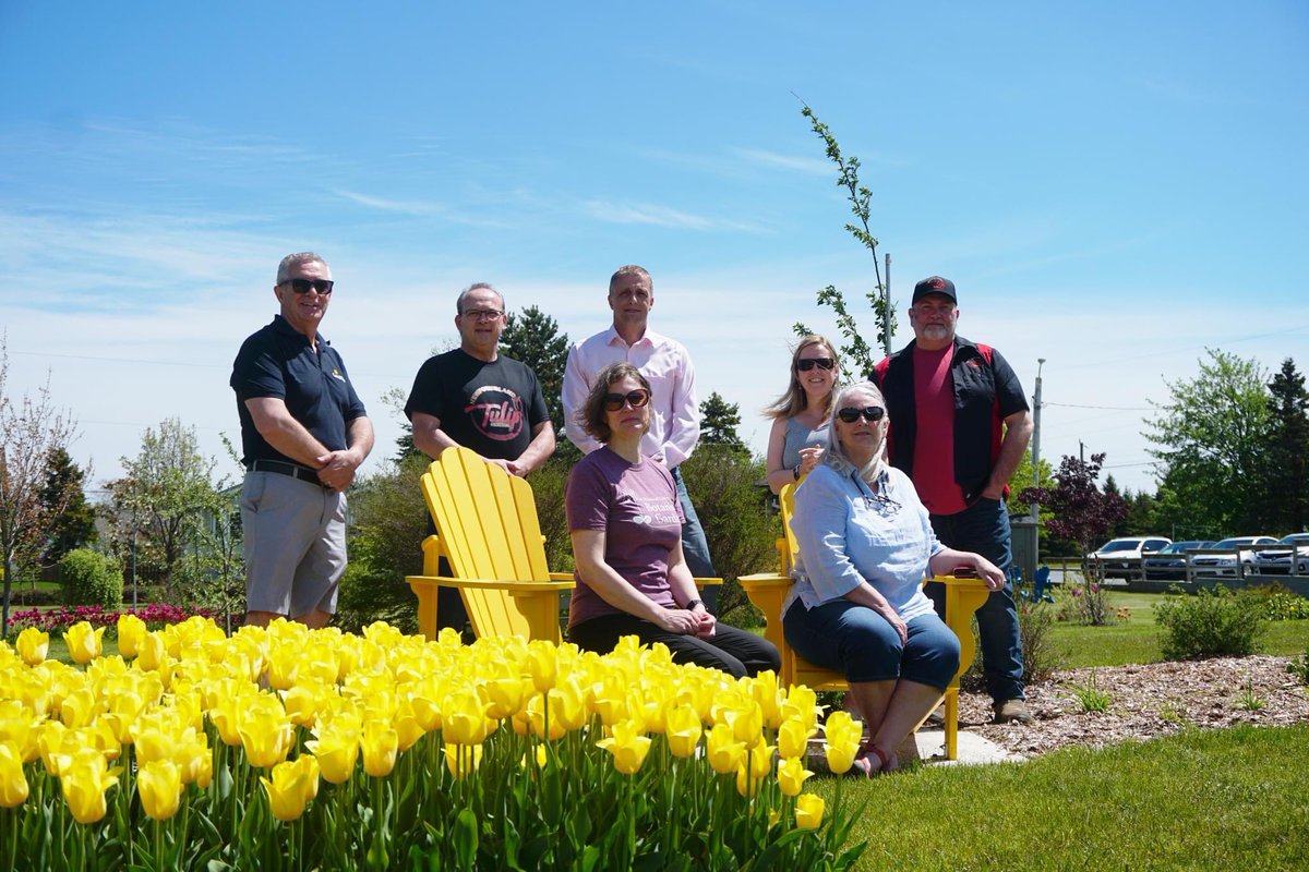 Town_BayRoberts's tweet photo. Today, we kicked off the inaugural #NewfoundlandTulipFestival! 🌷
We were pleased to be joined by our municipal partners who will be coming on board with us in 2023. 
Newfoundland &amp; Labrador is certainly more than just a rock! 💐
#BayRobertsInBloom #YearOfTheGarden @DelaneysRant https://t.co/1aIrtZ1Ad8