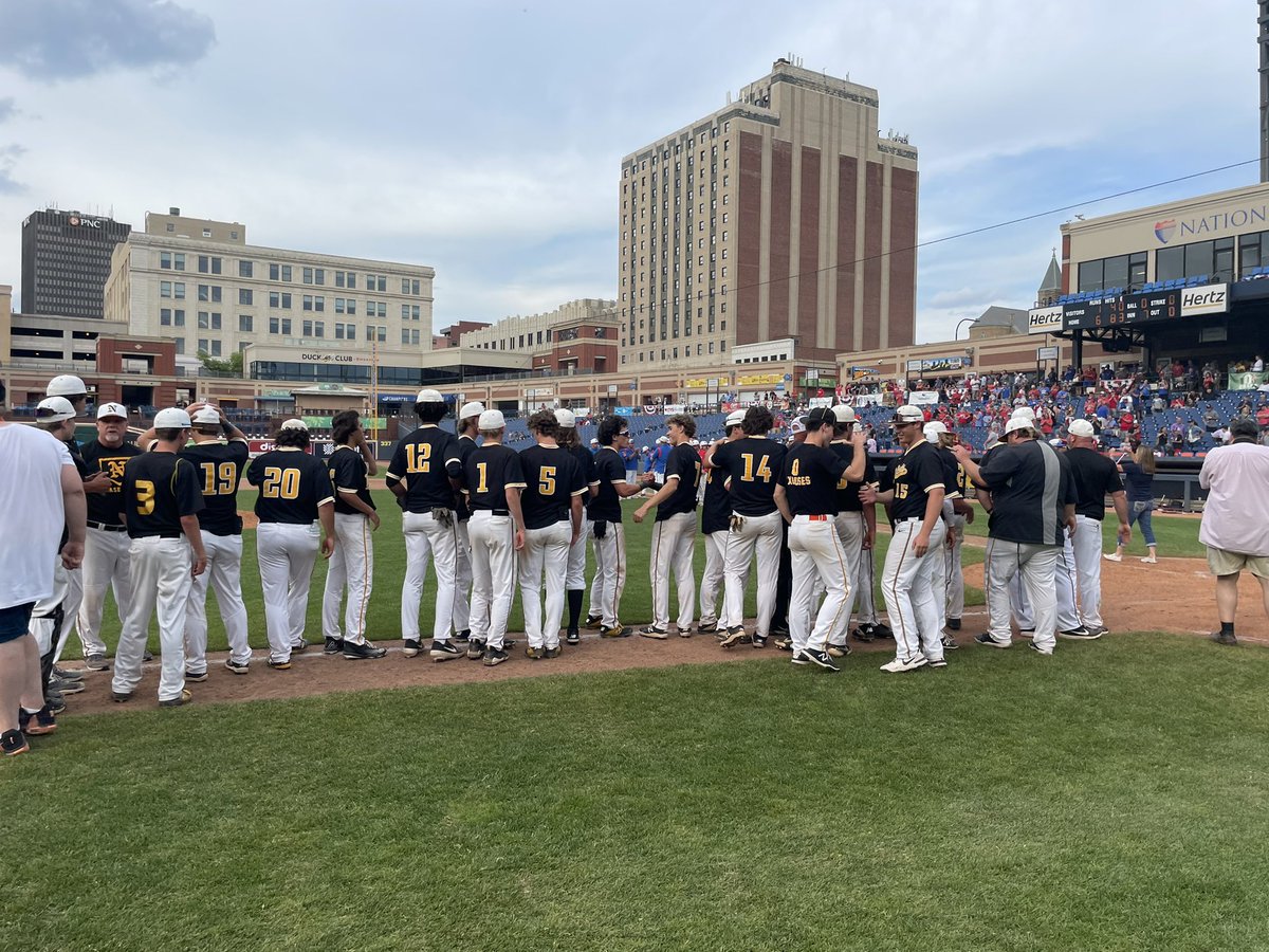 SuptSylvania's tweet image. This is a State Champion Team!!
This is what it looks like.. Wildcats!! All the way!! #StateTitle