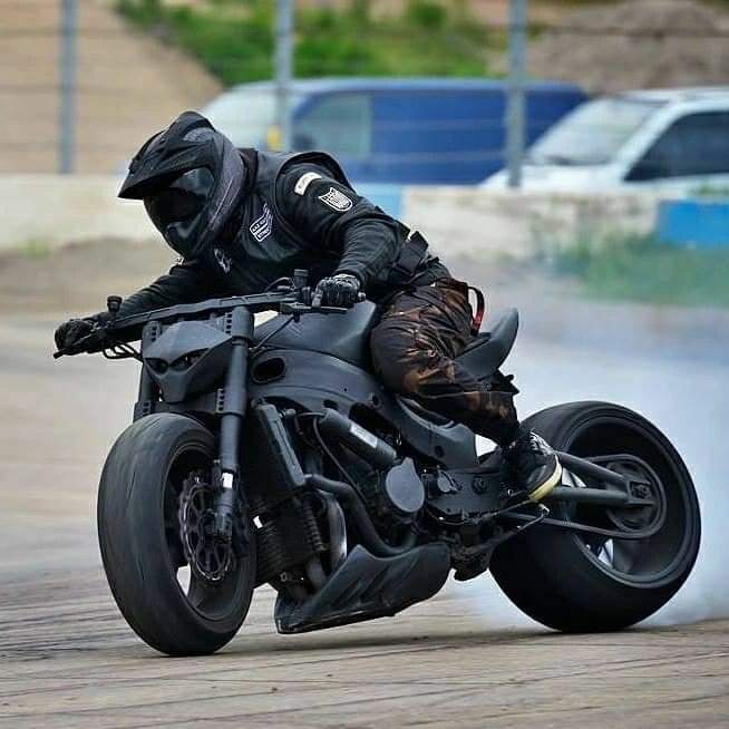 kennedyakinloye's tweet photo. I am not really a fan of Suzuki Hayabusa but this custom mod Hayabusa streetfighter by Destroyer Kustom is 🔥
#suzuki
#hayabusa
#StreetFighter
#custommod https://t.co/9DxwOwHR3A