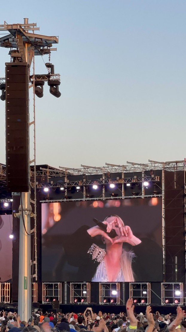 emmaikigai's tweet photo. dire che sei stata superlativa è poco, hai superato ogni aspettativa, come hai sempre fatto, fiera di starti accanto da 12 anni a questa parte.🤍 @MarroneEmma #UnaNessunaCentomila https://t.co/3ImtbLgqY1