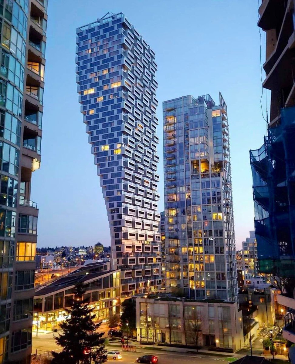 EvanKirstel's tweet photo. Not photoshop! #architecture #architecturaldesign #Vancouver https://t.co/y5VAAjY3cH