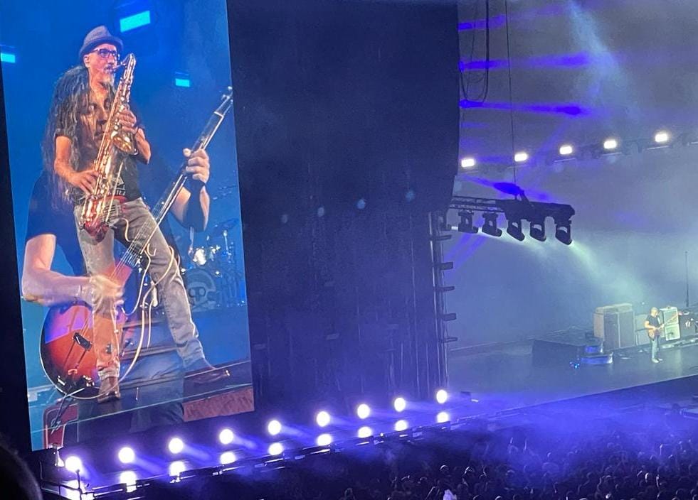 Gracias Fito por tu invitación, ha sido una gran noche.... Conciertazo Brutal <a href="/FitipaldisRock/">Fito&Fitipaldis</a> <a href="/Felixon_es/">Felixon</a>