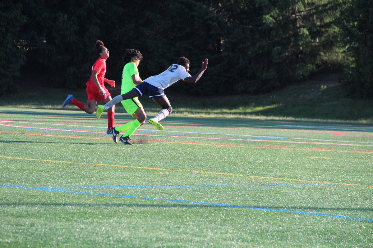 wvsoccer's tweet photo. Isaiah Briggs chips one over the keeper to give WV 17U Boys ODP team a 1-0 lead over Maryland at the 2022 USYS East Region ODP Championships. #WVSAODP #WVSAProud @MSYSA https://t.co/32ABRFyfQT