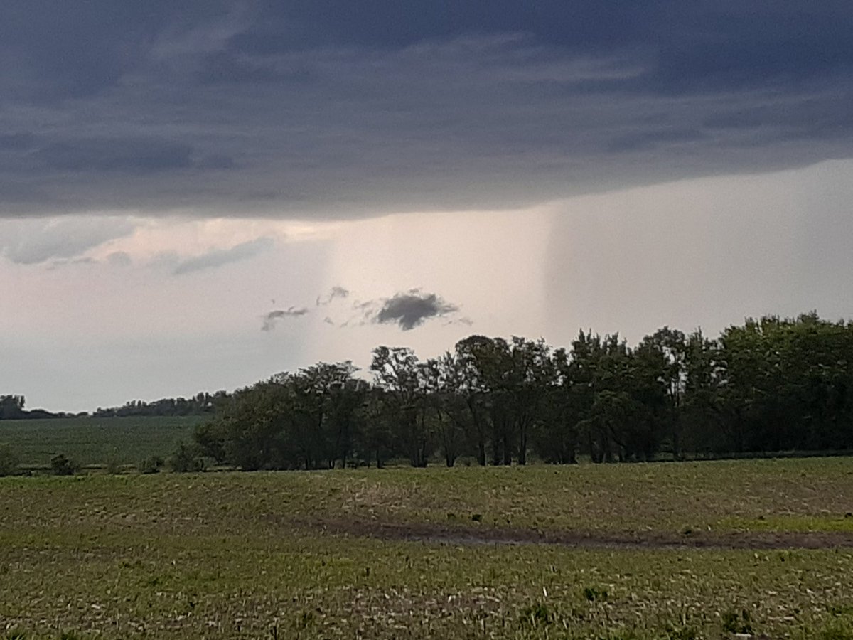 stormchaser0026's tweet photo. Now that is some nice scud! #RUChasing #NEwx https://t.co/9e0cusvHxD