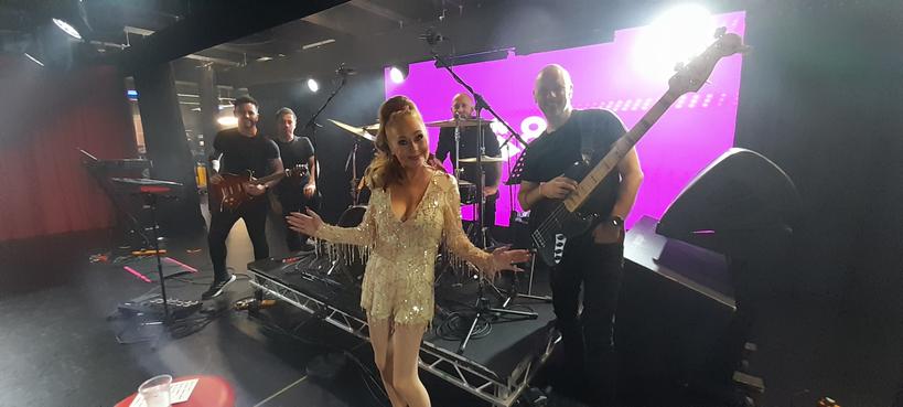 About to perform with fab band <a href="/BigWeekenders/">Butlin's Big Weekenders</a> Minehead