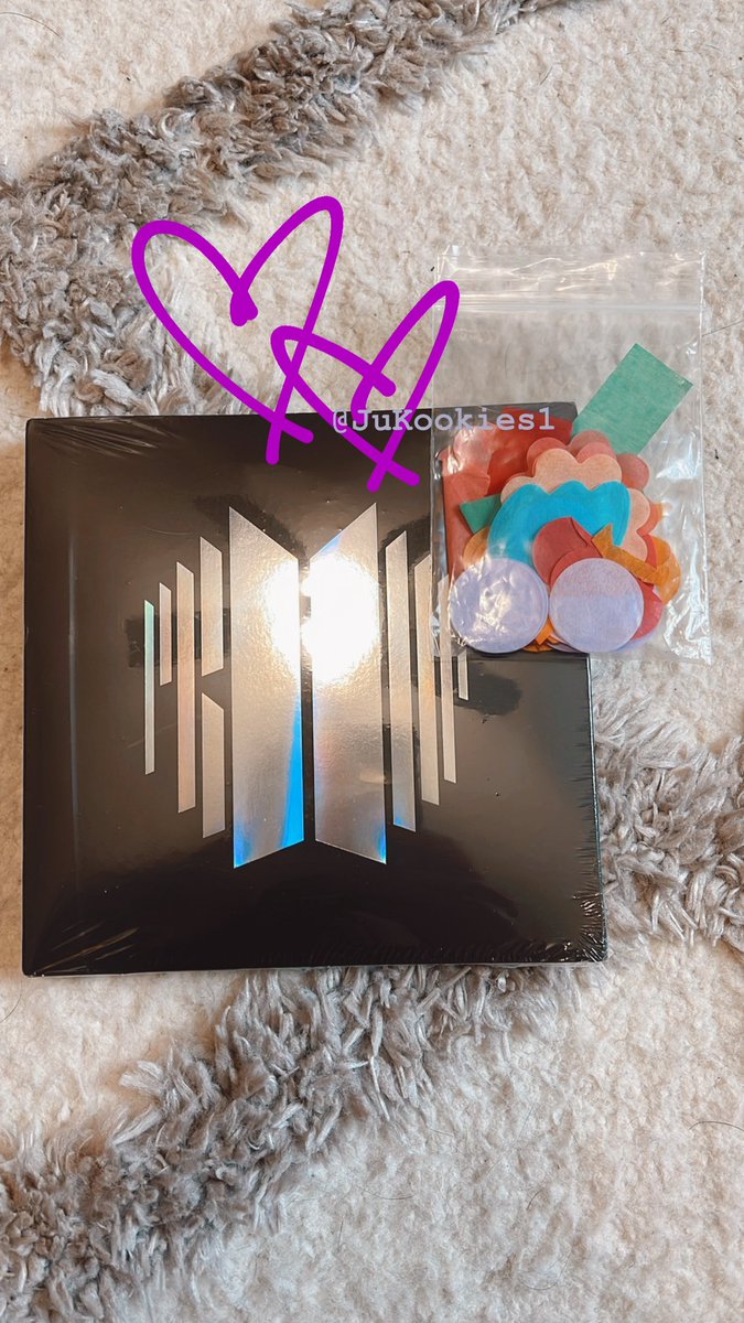 ✨PROOF COMPACT GIVEAWAY✨
I have 1 sealed copy to giveaway + confetti I grabbed from 
🧡 PTD ON STAGE LIVE LV 🧡
Rules 
✨US/Canada based only 
✨MUST FOLLOW ME
✨LIKE + RT to enter! 
Winner announced Tuesday, 6/14 💜
#proofgiveaway #BTS_Proof #BTS #YetToCome_BTS