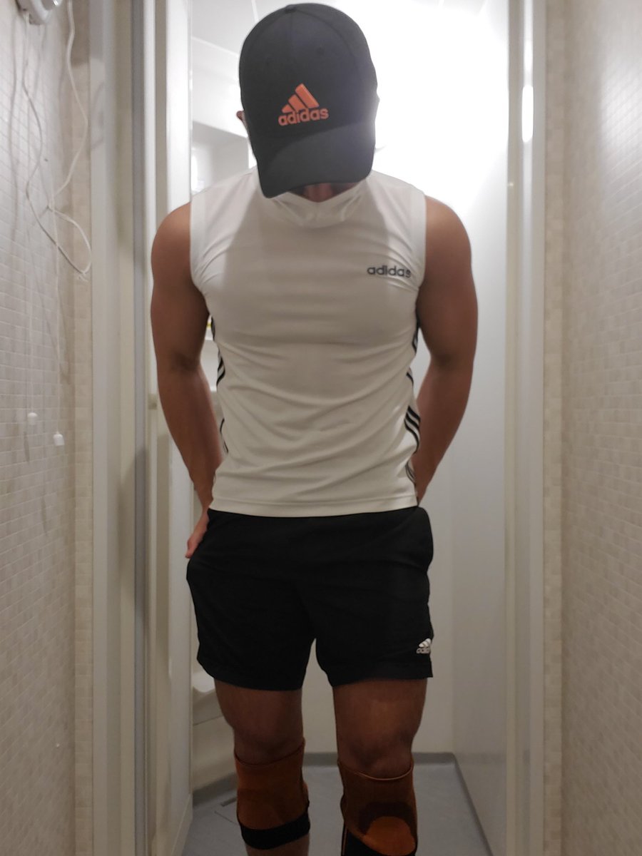 chikin_jun's tweet photo. 脚トレ！いつも最初にやってるレッグエクステンション20×4セットが初めてまともに完走できた！嬉しい。
#筋トレ好きと繋がりたい 
#筋トレ男子
#筋トレ https://t.co/tl9DKjIL53