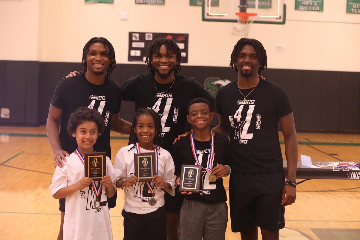4klBrand's tweet photo. First 4KL 🏀 Camp in the books!! Same time Next Year #4KL https://t.co/QLETpk6Ltr
