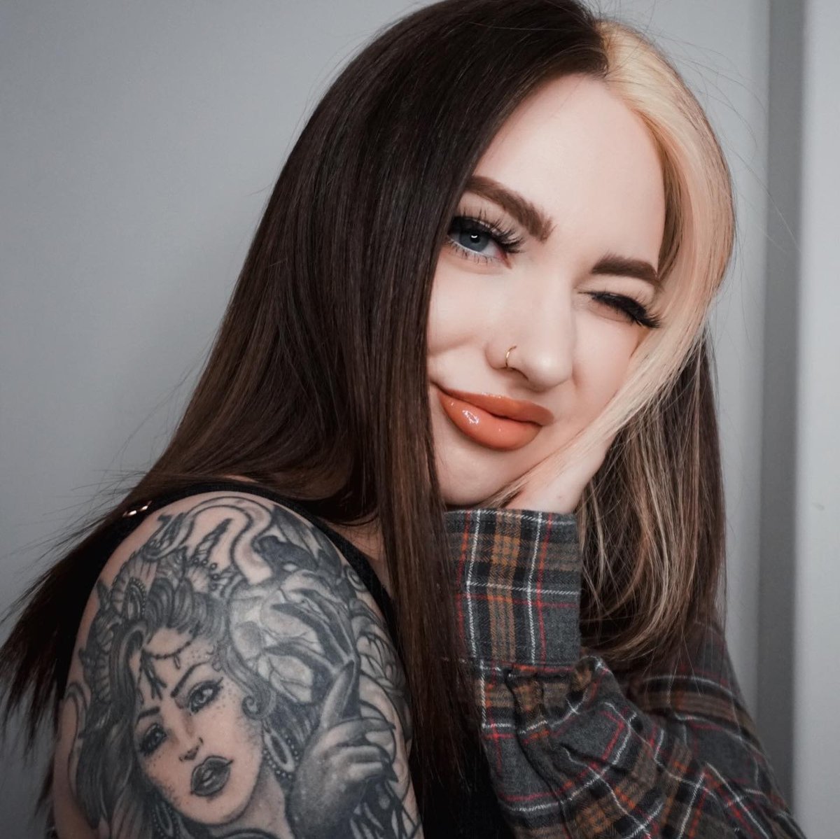 arcticfoxcolor's tweet photo. HERE for this blonde color block ๐ @stjohnnnn used Bleach, Please โจ #AFbleachplease https://t.co/rkOS4PVTpz