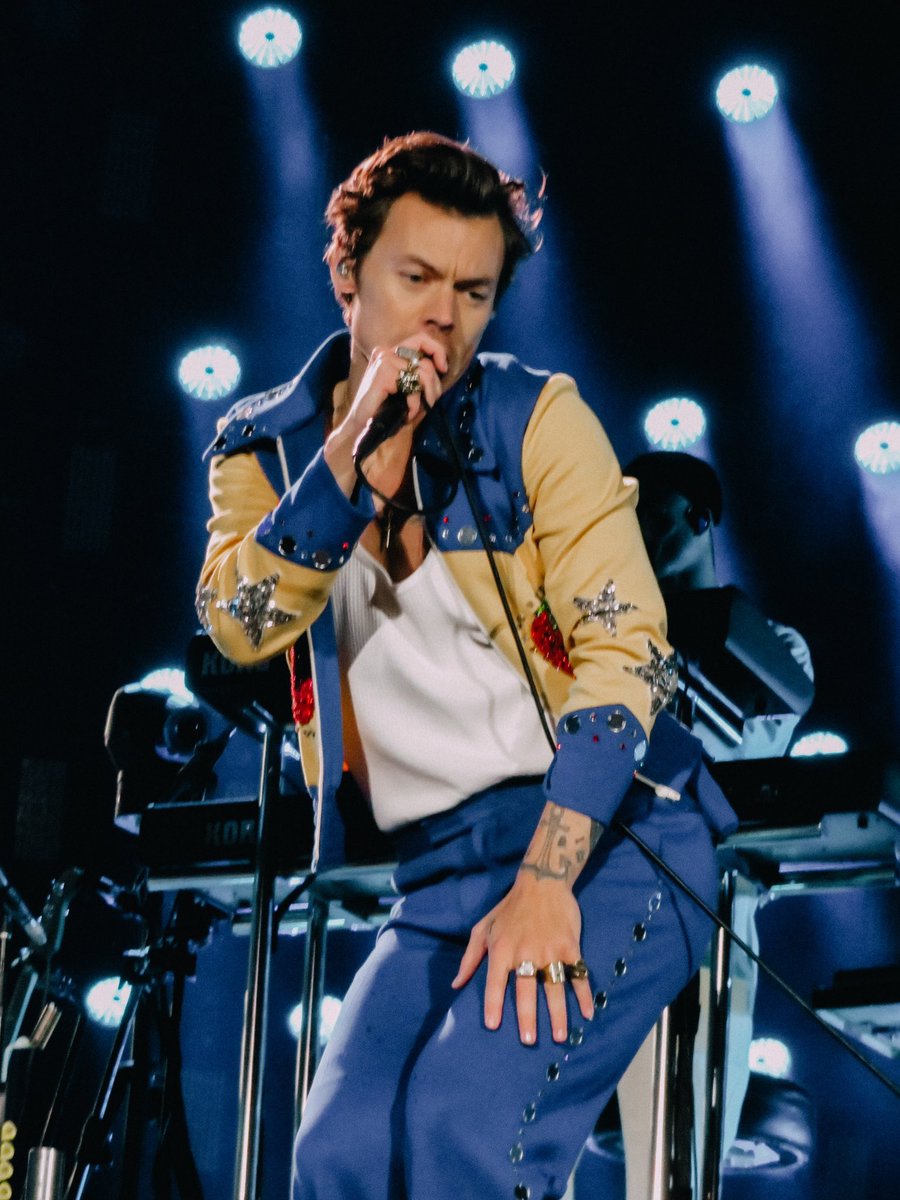 harrysbrasil's tweet image. A ADM ESTÁ SURTANDO COM A BELEZA DO HARRY NESSAS FOTOS
via:lifewithlaurel