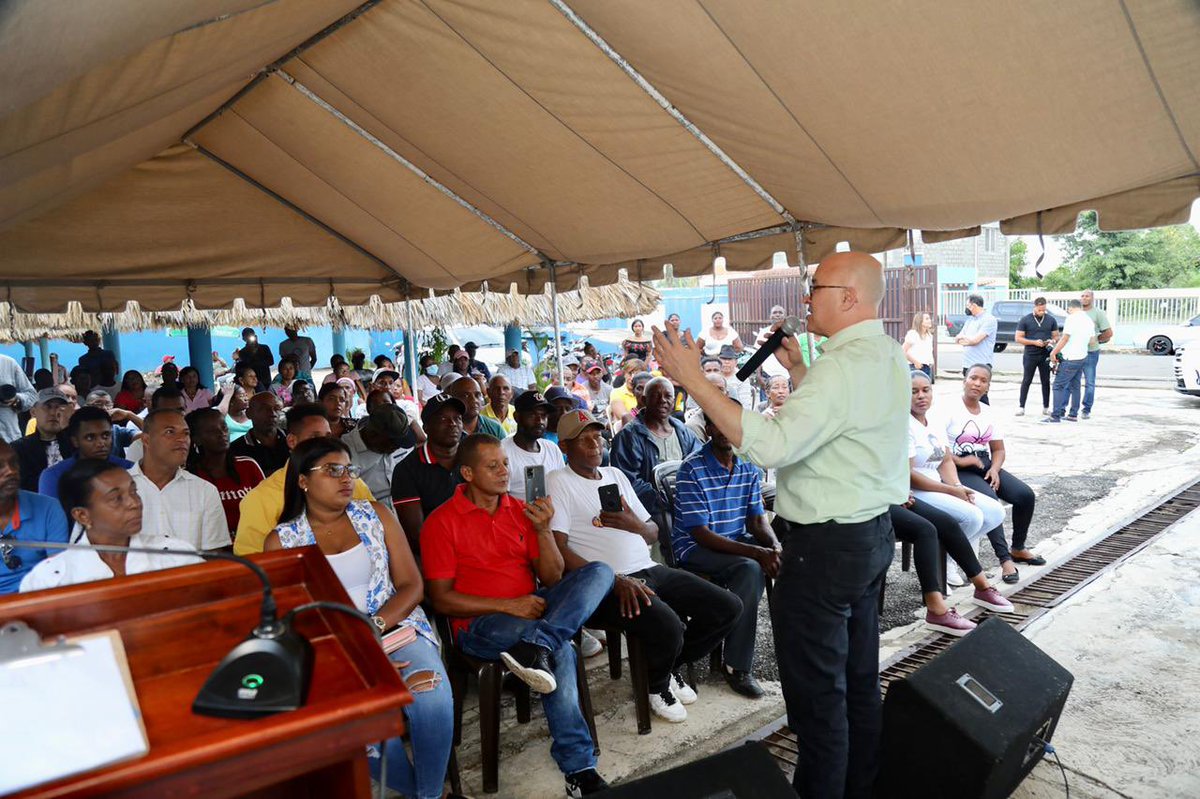 DominguezBrito's tweet photo. La maquinaria del triunfo no se detiene. ¡Bayaguana confirmó que este proyecto será el ganador! El 16 de octubre triunfaremos! 

¡Llegó la hora de la gente!

#MontePlataConFrancisco #FranciscoPresidente #Vota3 https://t.co/mCuXmhItr8