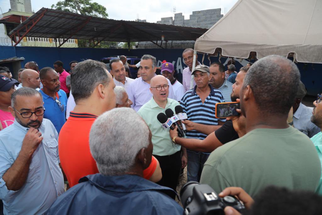 DominguezBrito's tweet photo. La maquinaria del triunfo no se detiene. ¡Bayaguana confirmó que este proyecto será el ganador! El 16 de octubre triunfaremos! 

¡Llegó la hora de la gente!

#MontePlataConFrancisco #FranciscoPresidente #Vota3 https://t.co/mCuXmhItr8