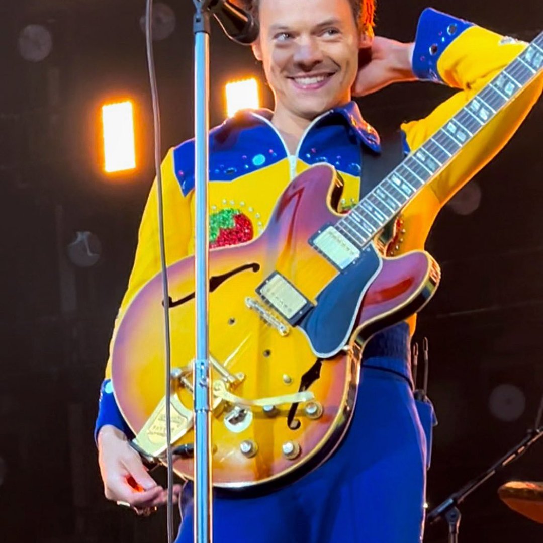 hsmituda's tweet image. eu te amo tanto harry q chega ate doer ☹️🌷💓💌