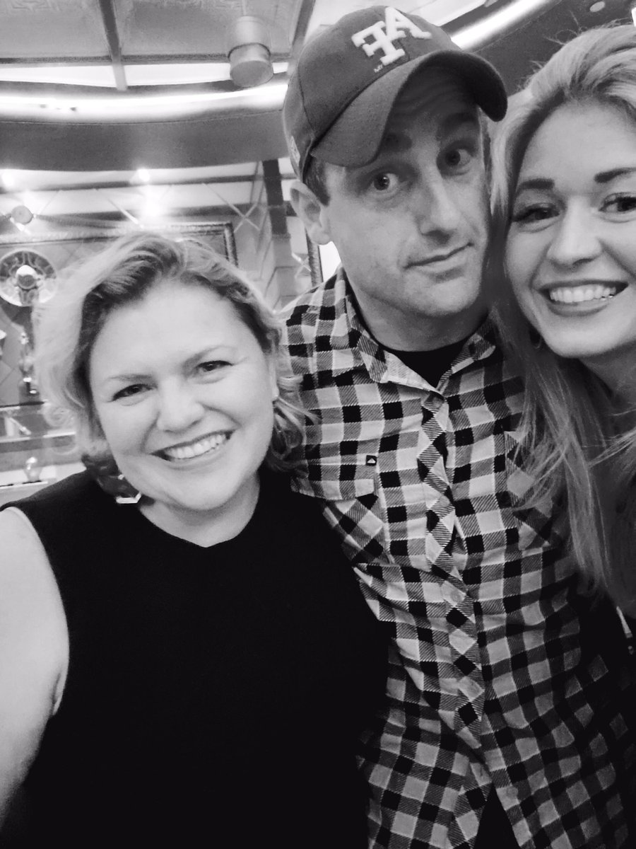 LaurenceEsq's tweet photo. Always fun catching up with friends in the Lone Star!
🤠🎙✨
#sbot #sbot22 https://t.co/7oEpGVNvGr