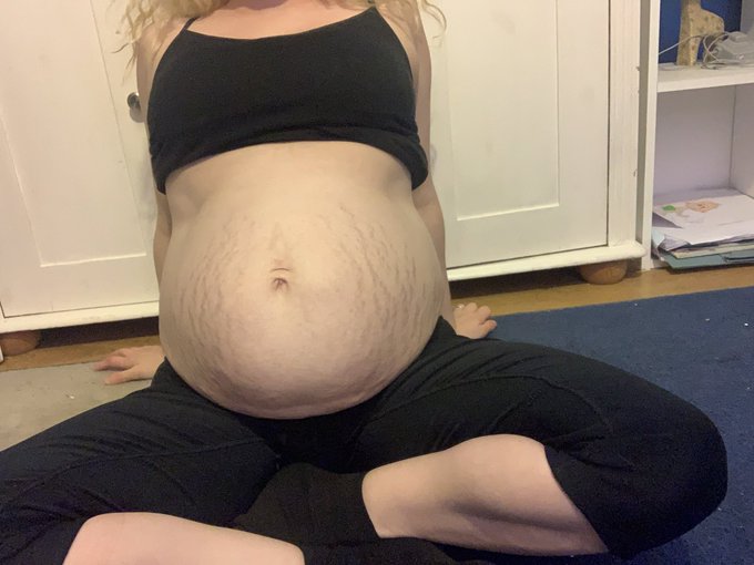 Tonight I tried my first pregnancy yoga. wish I was doing a different kind of downwards dog😉😛 I think<a href="/tag/clip"class="tags"><span>#clip</span></a>